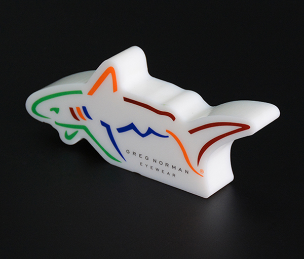 亞（yà）克（kè）力LOGO牌